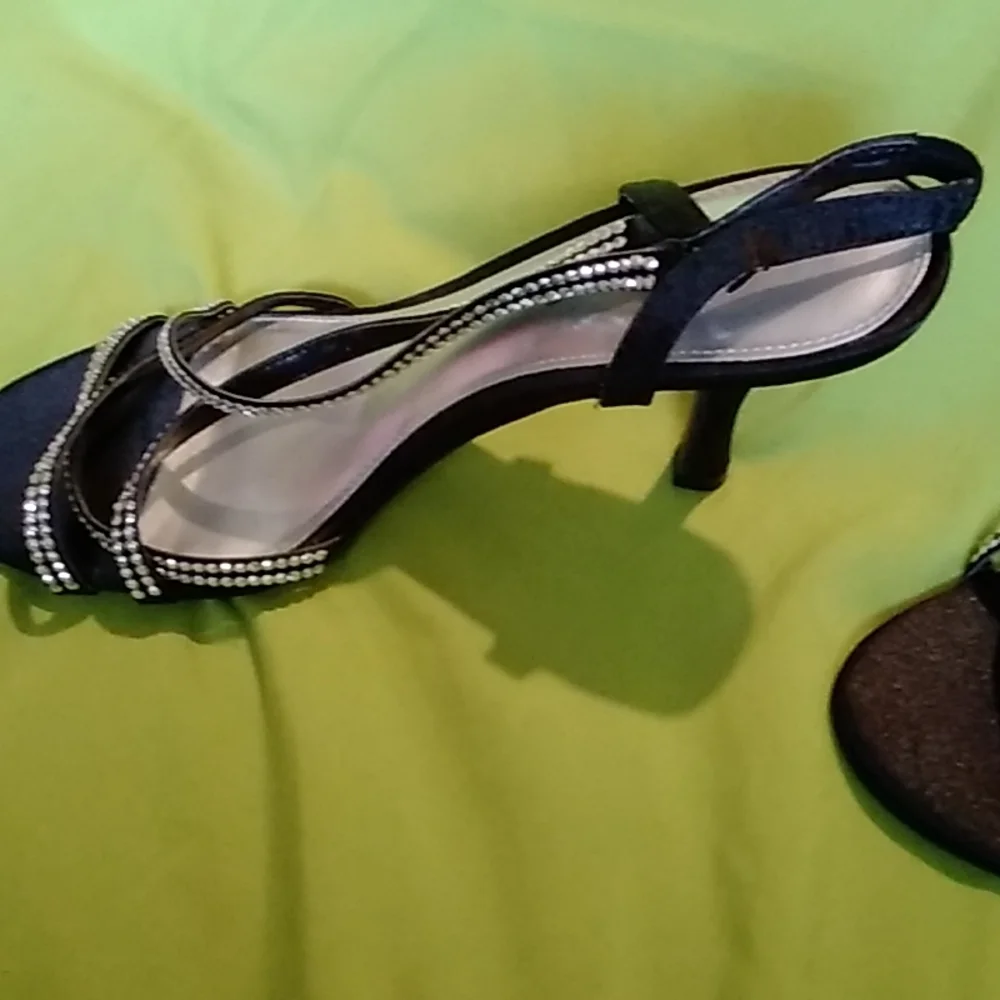 Heels - Picture 2 of 4